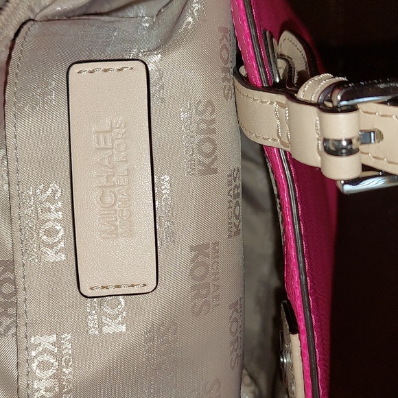 Michael Kors-Bucket Tote - Picture 6 of 7